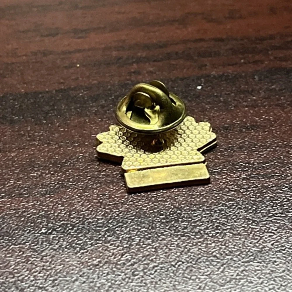 1990 Lions Club International Convention Ottawa Canada Lapel Hat‎ Pin